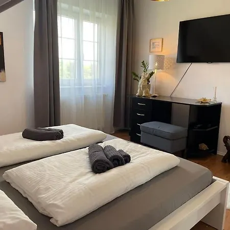 Whirpool Relax Sunny Garden House فيلة Rudná